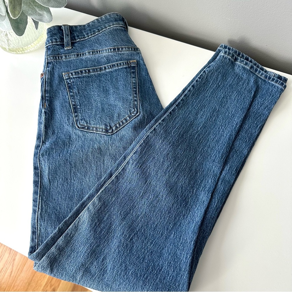 H&M Women’s High Rise Mom Jeans - Size 2